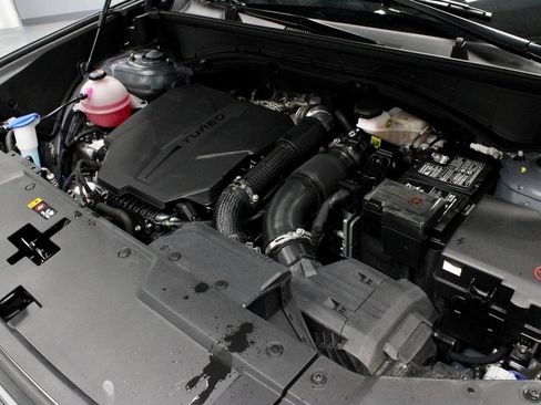 Used 2025 Hyundai Santa Fe SEL FWD image 18