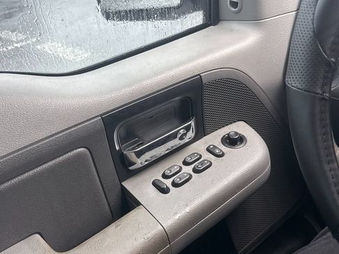 Used 2006 Ford F150 XLT RWD image 5