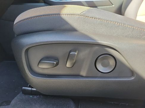 Used 2025 Chevrolet Equinox ACTIV w/ Convenience Package III image 22