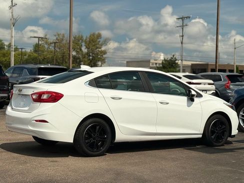 Used 2017 Chevrolet Cruze LT FWD image 27