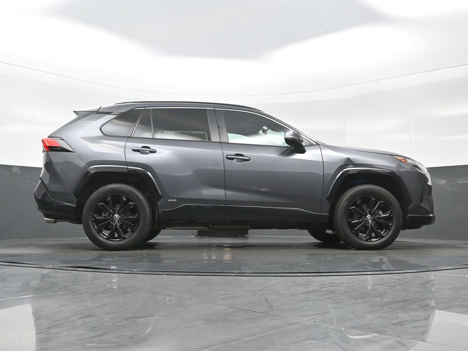 Used 2022 Toyota RAV4 SE w/ Convenience Package AWD/4WD image 34