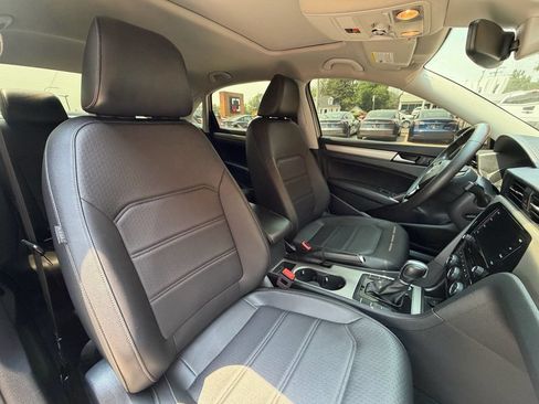 Used 2021 Volkswagen Passat 2.0T SE FWD image 27