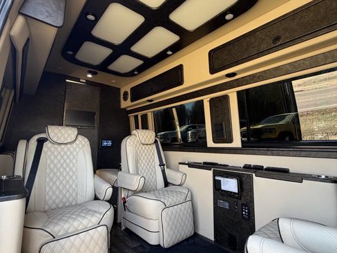 Used 2019 Mercedes-Benz Sprinter 170 image 53