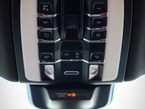 Used 2015 Porsche Macan S AWD/4WD image 50