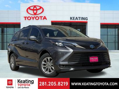 New 2025 Toyota Sienna LE