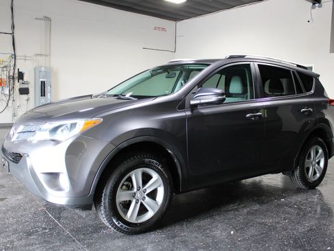Used 2014 Toyota RAV4 XLE FWD image 6