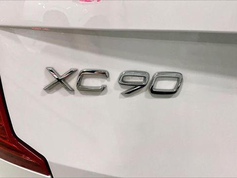 Used 2024 Volvo XC90 T8 Plus w/ Protection Package Premier image 9