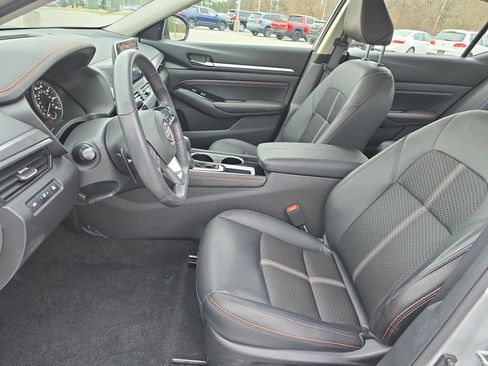 Used 2023 Nissan Altima 2.5 SR image 14