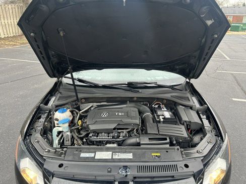 Used 2015 Volkswagen Passat 1.8T S image 32