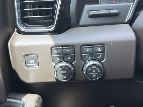 New 2026 GMC Sierra 1500 Denali w/ Technology Package AWD/4WD image 31
