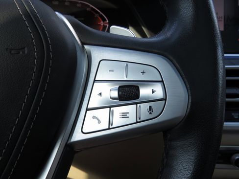 Used 2022 BMW X7 xDrive40i w/ Premium Package image 29