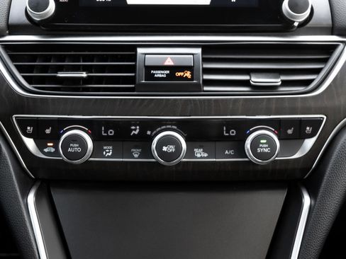 Used 2022 Honda Accord Touring image 22