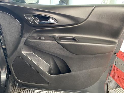 Used 2020 Chevrolet Equinox LT FWD image 7