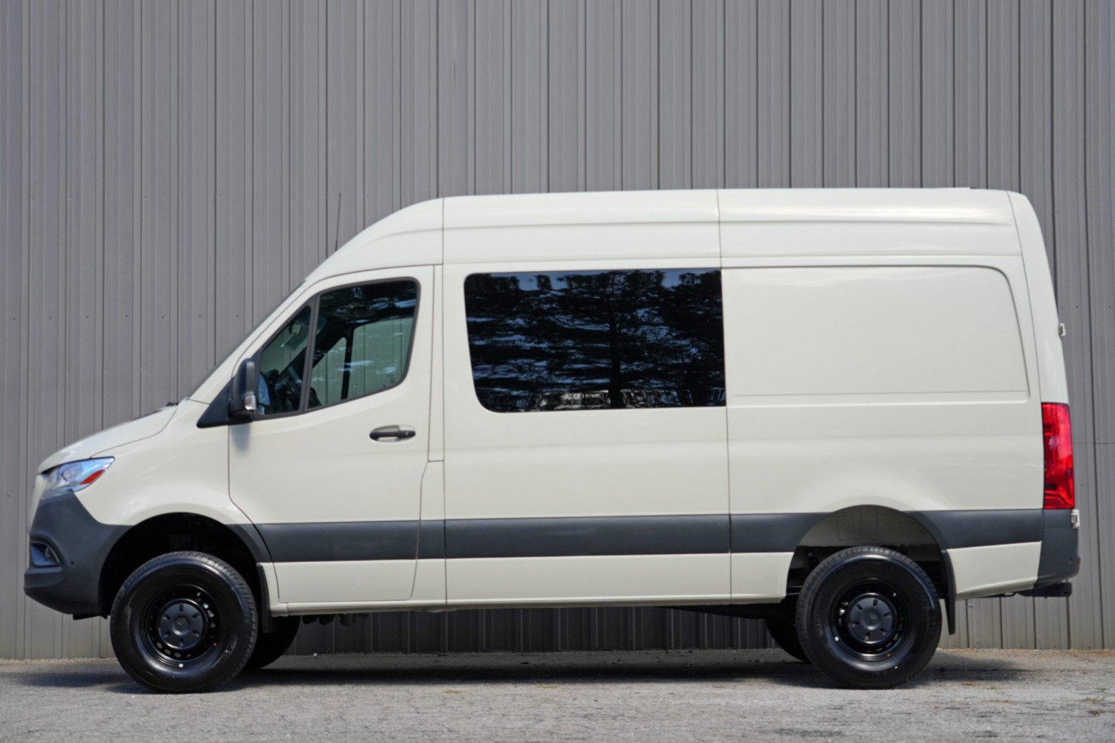 Used 2021 Mercedes-Benz Sprinter 2500 w/ Comfort Plus Package image 9