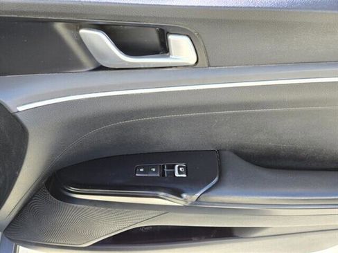 Used 2022 Kia K5 LXS image 19