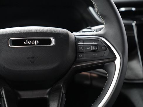 Certified 2024 Jeep Grand Cherokee L Limited w/ Luxury Tech Group II image 21