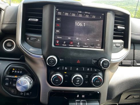Used 2019 RAM 1500 Laramie w/ Off Road Group AWD/4WD image 17