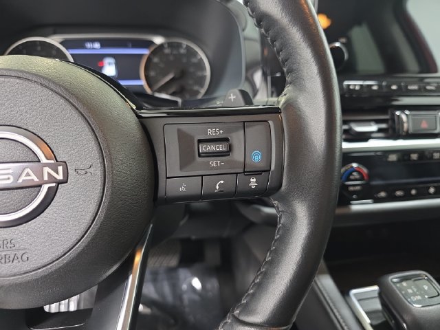 Used 2023 Nissan Pathfinder SL AWD/4WD image 18