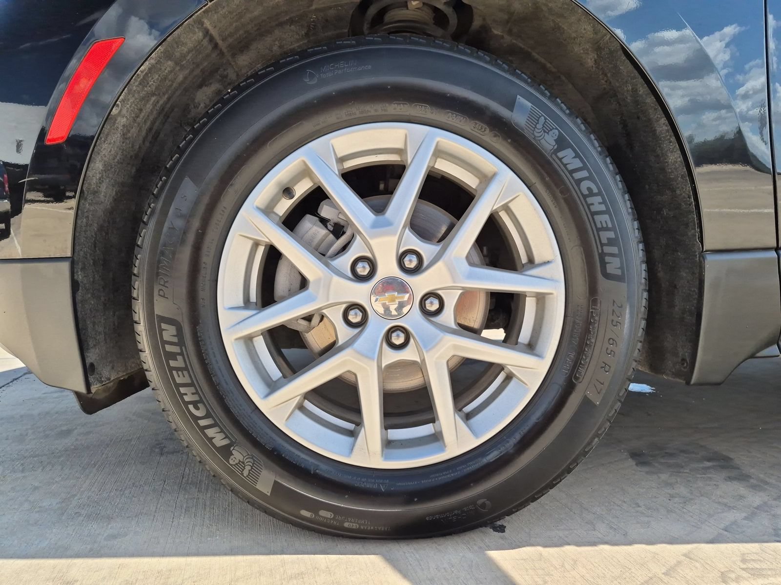 Used 2023 Chevrolet Equinox LS w/ LPO, Cargo Package FWD image 28