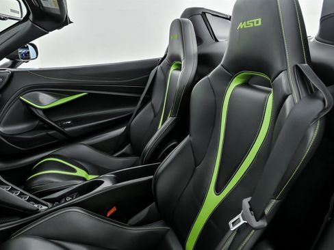 Used 2022 McLaren 765LT image 22