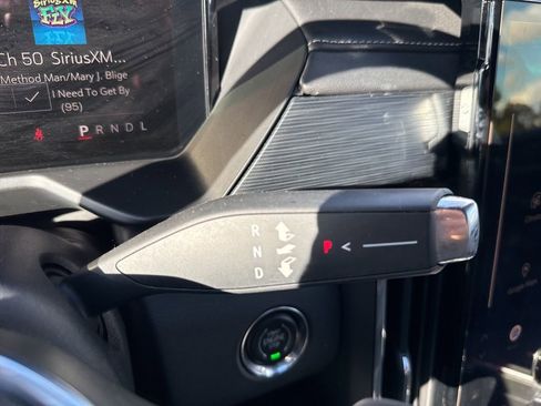 Used 2025 GMC Acadia Elevation image 18