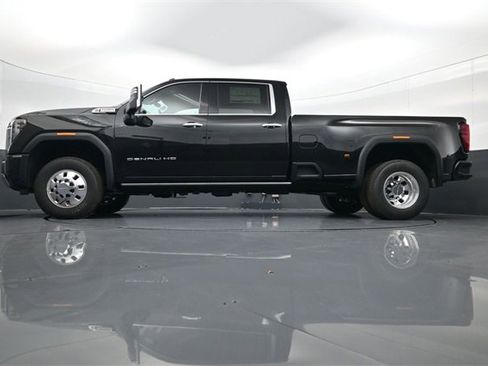 New 2026 GMC Sierra 3500 Denali w/ Denali Reserve Package image 28