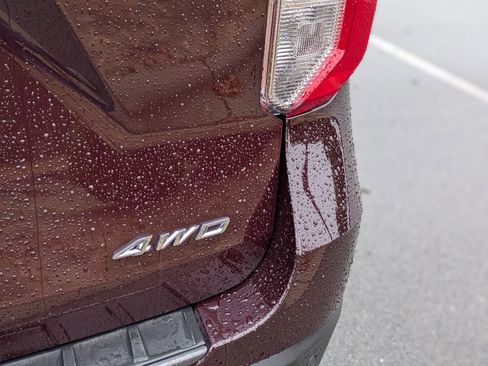 Certified 2022 Ford Explorer XLT w/ Equipment Group 202A image 35