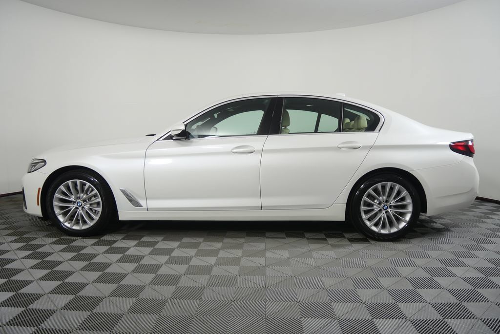 Used 2022 BMW 530i RWD image 2