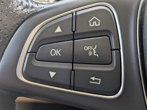 Used 2019 Mercedes-Benz GLC 300 w/ Multimedia Package image 31