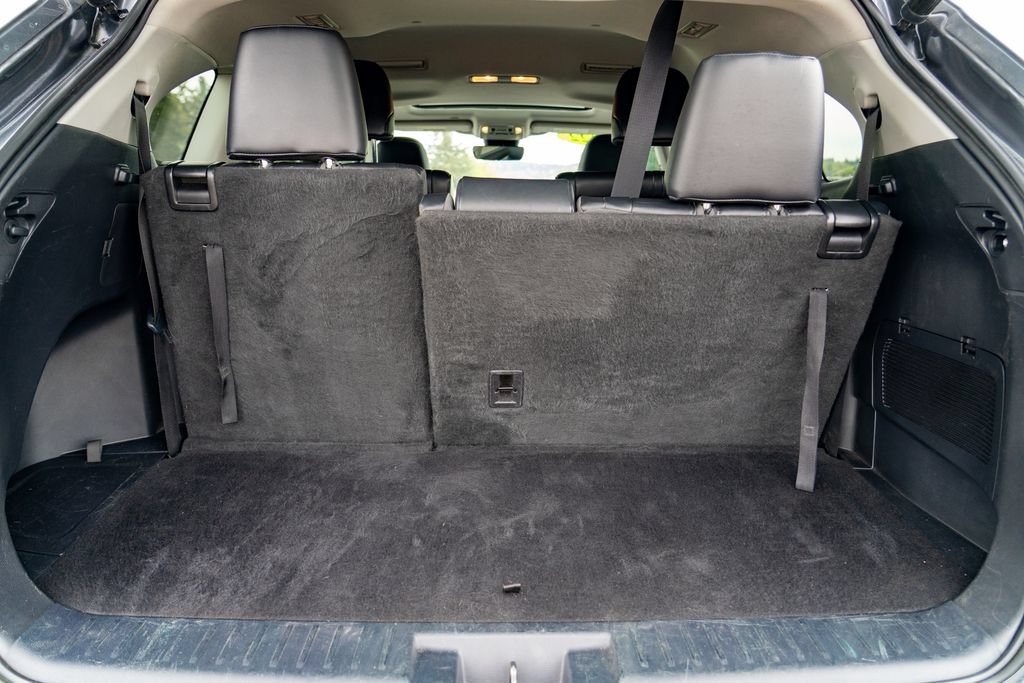 Used 2022 Toyota Highlander XLE AWD/4WD image 25