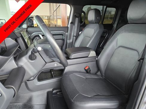 Used 2024 Land Rover Defender 130 X-Dynamic SE image 9