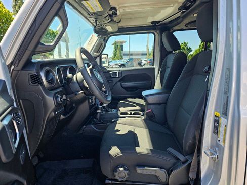 Used 2023 Jeep Wrangler Unlimited AWD/4WD image 26