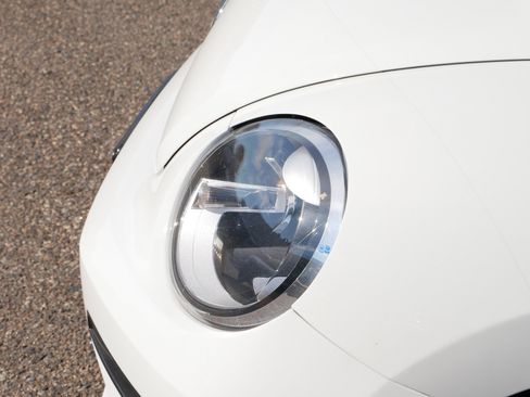 Used 2017 Volkswagen Beetle 1.8T S image 16