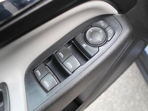 Used 2018 Chevrolet Equinox LS w/ LPO, Protection Package AWD/4WD image 12