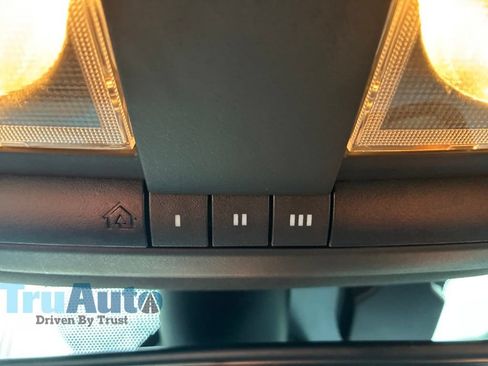 Used 2018 Dodge Challenger R/T w/ Driver Convenience Group RWD image 34