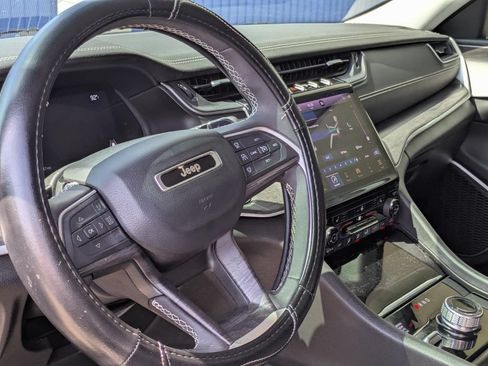 Used 2024 Jeep Grand Cherokee L Limited AWD/4WD image 94