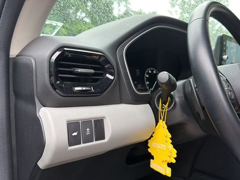 Used 2025 Honda Pilot Touring image 9