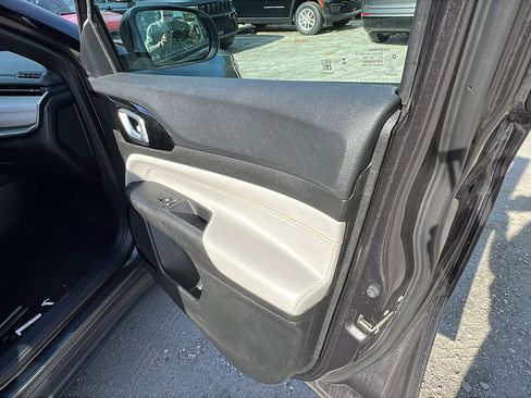 Used 2024 Jeep Compass Limited image 18