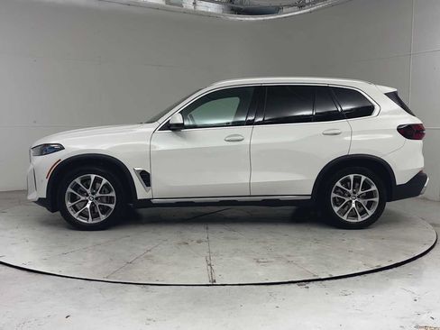Used 2024 BMW X5 xDrive40i w/ Premium Package AWD/4WD image 8