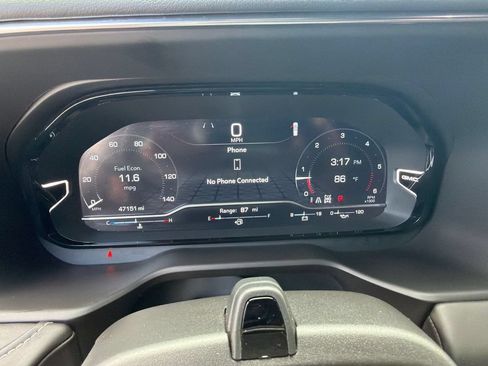 Used 2024 GMC Yukon Denali Ultimate AWD/4WD image 10
