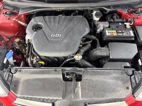 Used 2014 Hyundai Veloster FWD image 21