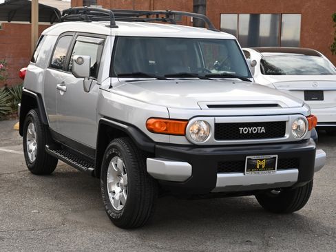 Used 2007 Toyota FJ Cruiser 4WD image 8