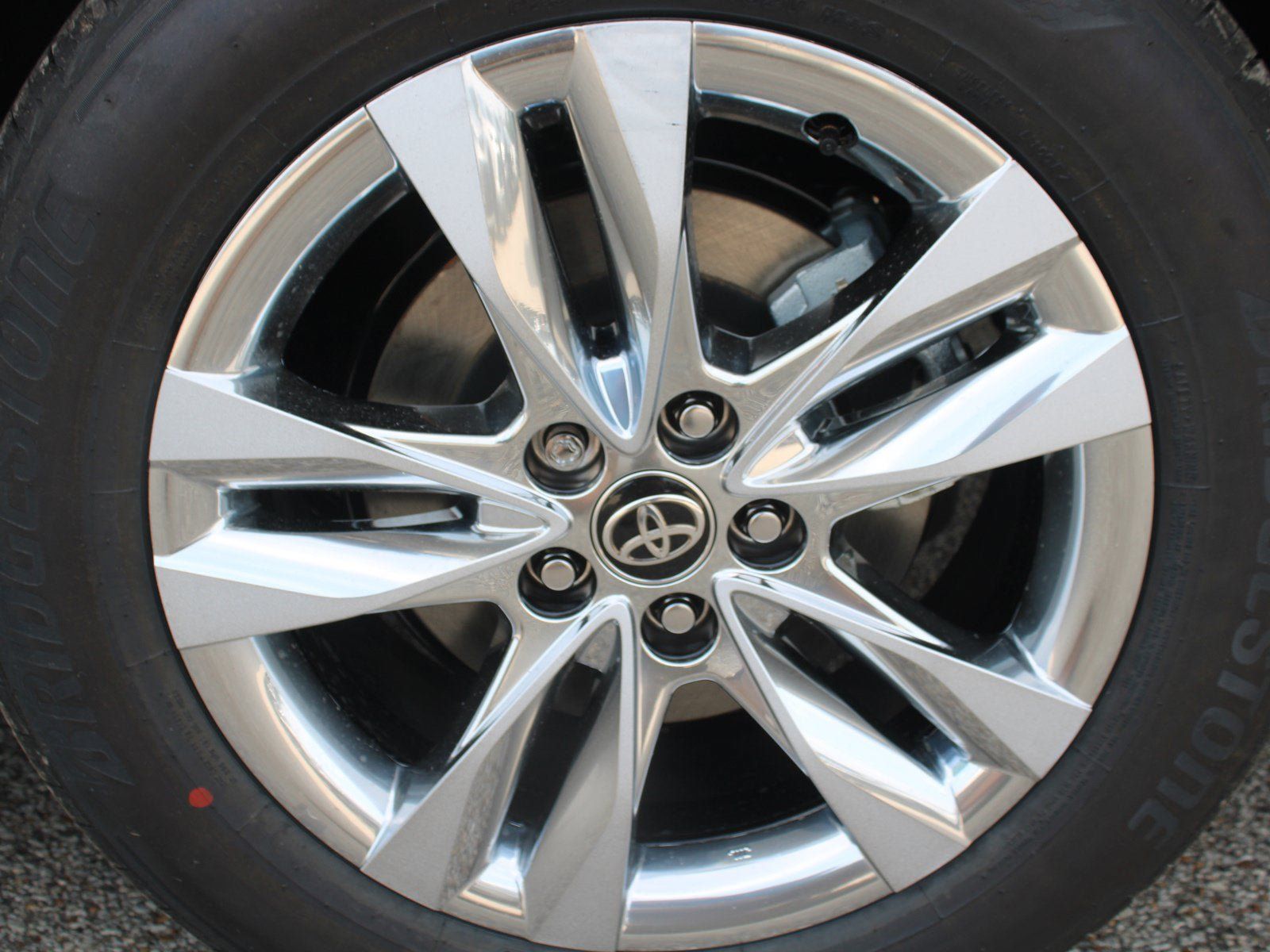 Certified 2026 Toyota Sienna XLE AWD/4WD image 23