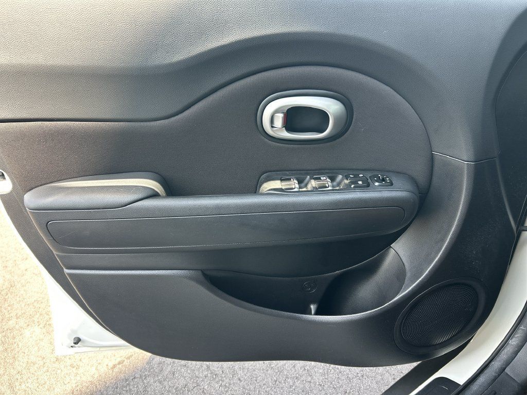 Used 2018 Kia Soul FWD image 19