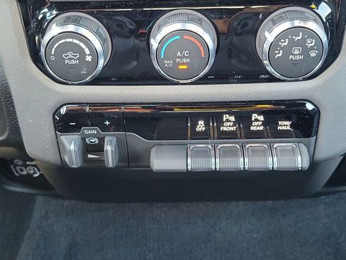 Used 2025 RAM 1500 Big Horn AWD/4WD image 25