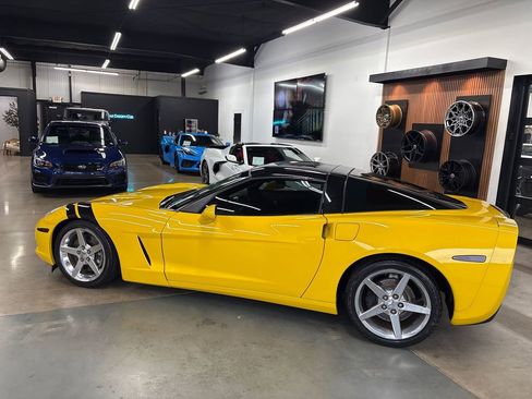 Used 2006 Chevrolet Corvette Coupe w/ Preferred Equipment Group image 6