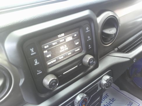 Used 2018 Jeep Wrangler Unlimited Sport AWD/4WD image 30
