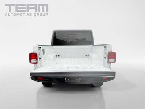 New 2025 Jeep Gladiator Sport image 13