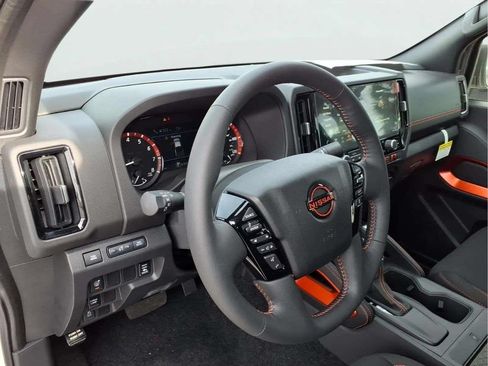 New 2026 Nissan Frontier Pro-X w/ Pro-X Convenience Package RWD image 11