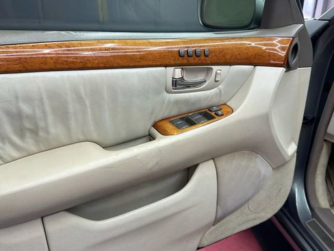 Used 2002 Lexus LS 430 image 9